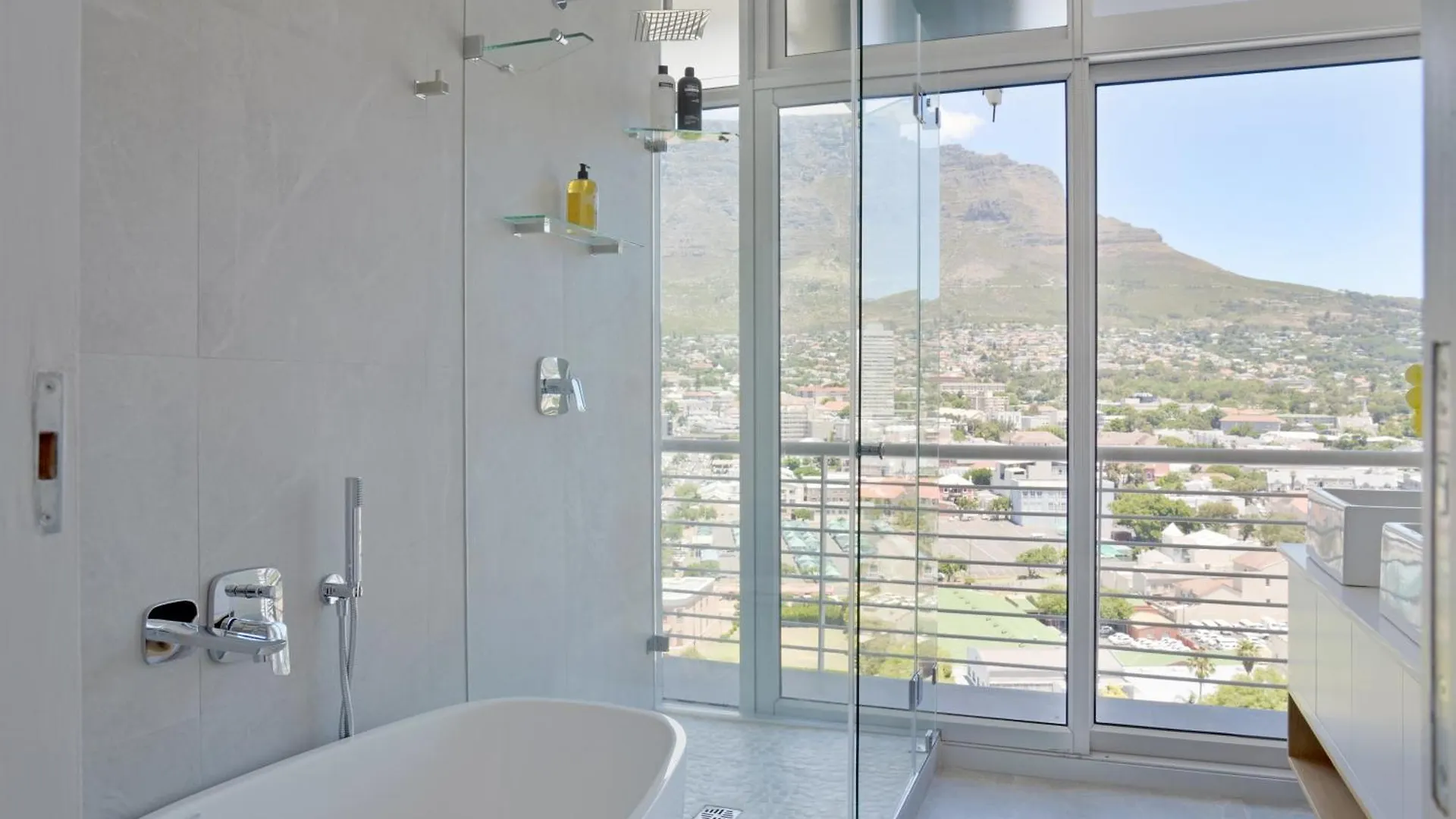 Appartement Modern Designer Penthouse With Panoramic Views Amanda à Le Cap Afrique du Sud