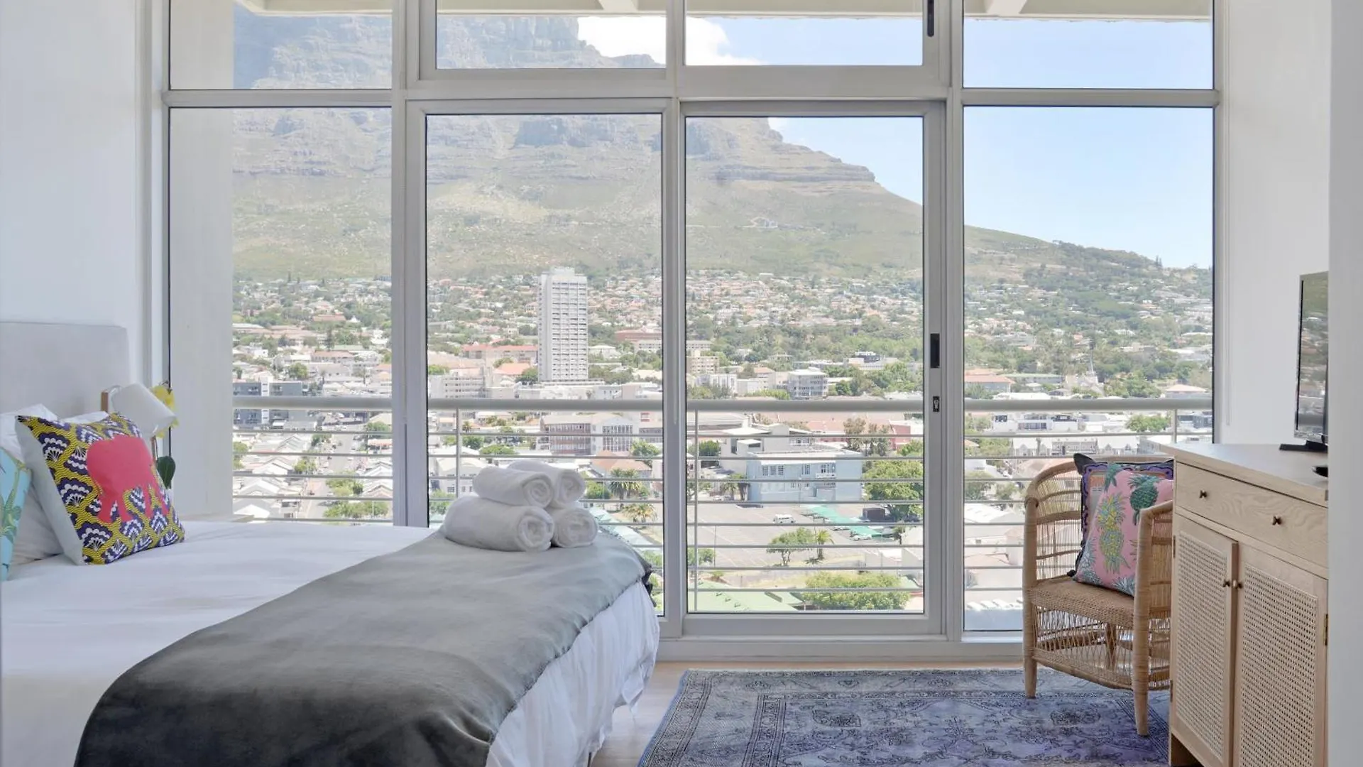Appartement Modern Designer Penthouse With Panoramic Views Amanda à Le Cap